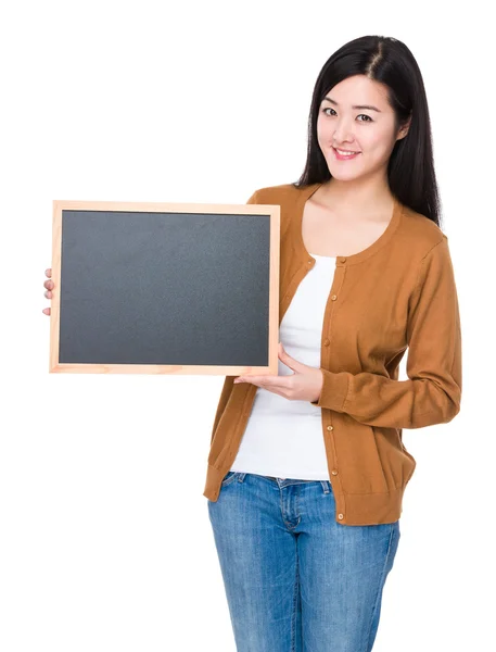 Asiática joven mujer en marrón cárdigan — Foto de Stock