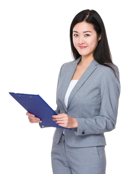 Asiática joven mujer de negocios en traje de negocios — Foto de Stock