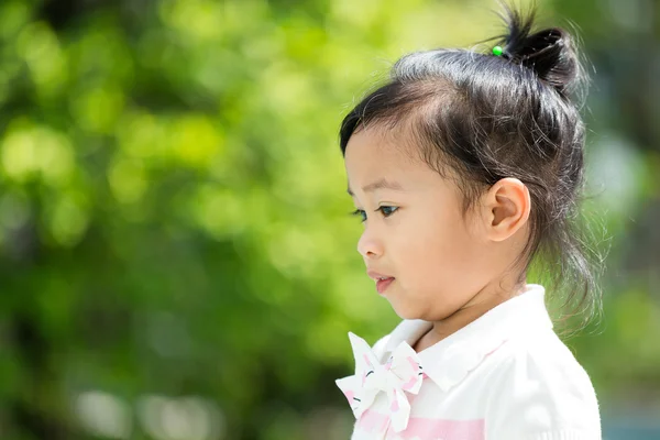 Милая маленькая азиатская малышка — стоковое фото