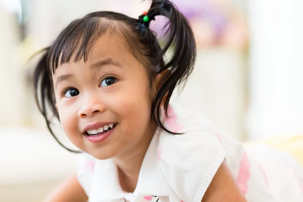Süße kleine asiatische Baby Mädchen — Stockfoto