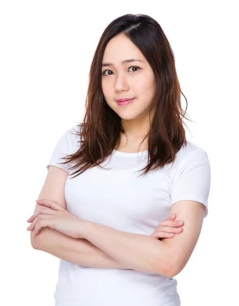 Asiatische junge Frau im weißen T-Shirt — Stockfoto