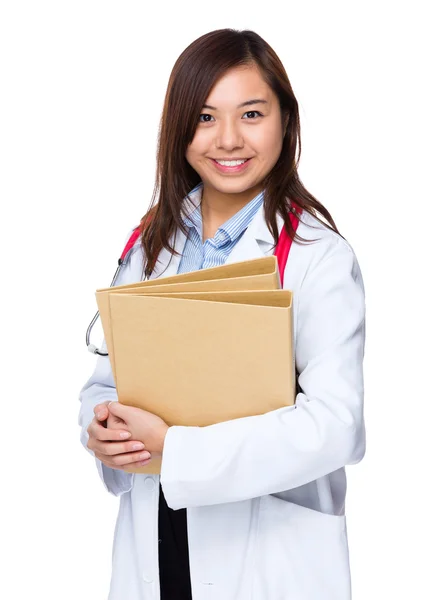 Kvinnliga läkare anläggning mapp — Stockfoto