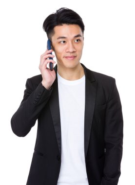 cep telefonu ve göz uzak Asya iş adamı