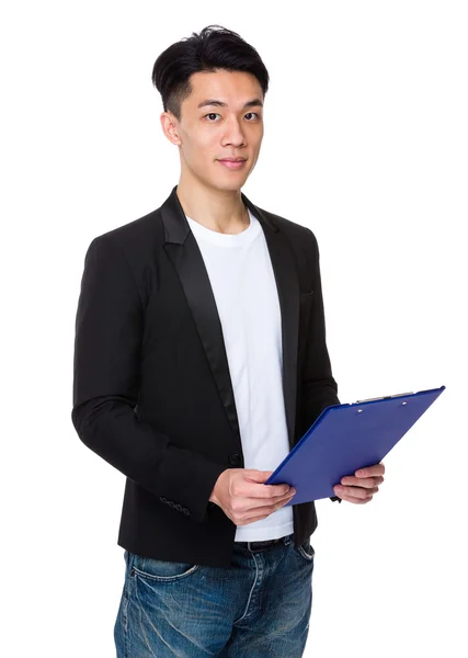 Asiatique homme d'affaires avec file board — Photo