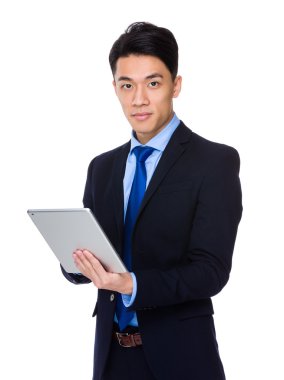 Asya işadamı Tablet PC'yi kullanma