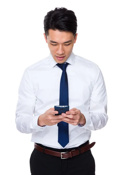 Asiatischer Geschäftsmann mit Smartphone — Stockfoto