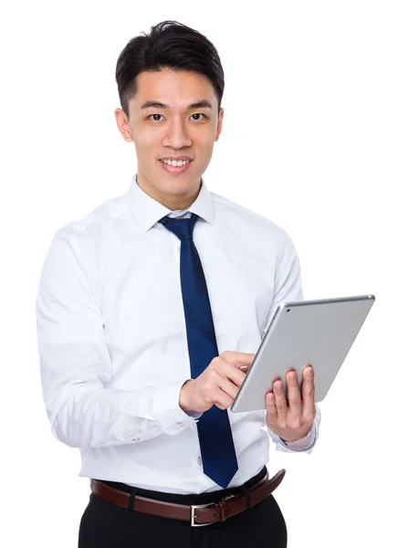 Asiatischer Geschäftsmann mit Tablet-PC — Stockfoto