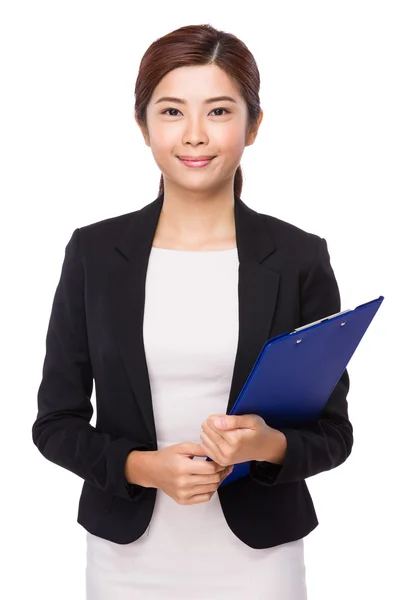 Asian business woman with clipboard — Stock Photo, Image