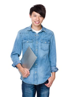 Jean tişörtlü Asya yakışıklı adam