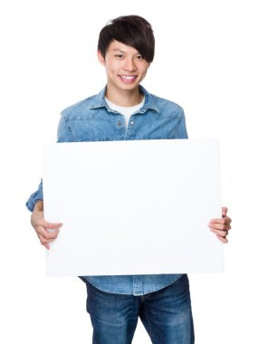 Jean tişörtlü Asya yakışıklı adam