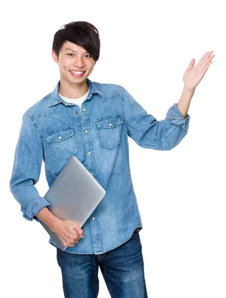 Aziatische knappe man in jean shirt — Stockfoto