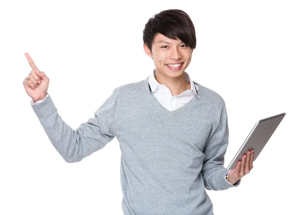 Hombre de negocios asiático usando la tableta — Foto de Stock