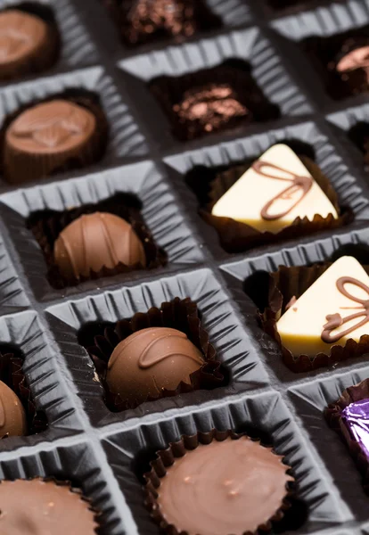 Caja con bombones de chocolate — Foto de Stock