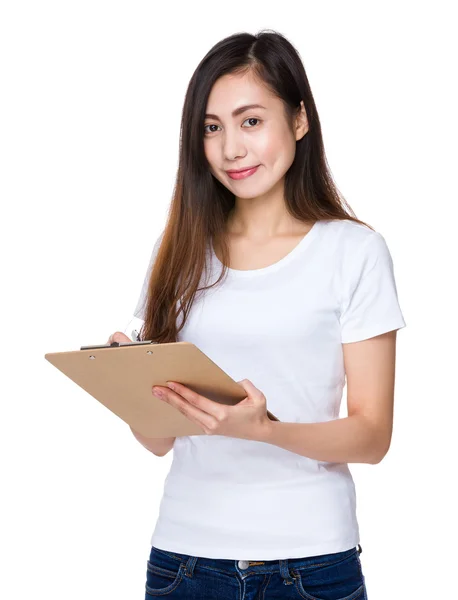 Asiatico giovane donna in bianco t-shirt — Foto Stock