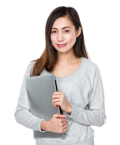 Mujer joven asiática en suéter gris —  Fotos de Stock