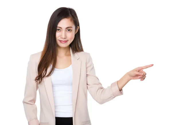 Giovane asiatica buisnesswoman in abito da lavoro — Foto Stock