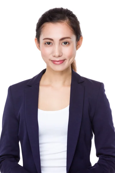 Junge asiatische Businessfrau in Business-Anzug — Stockfoto