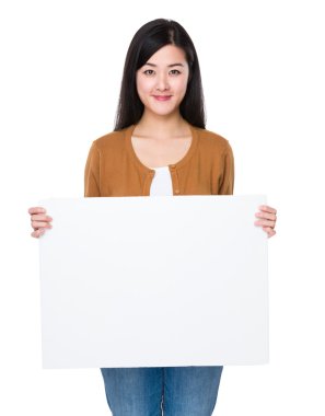 Asya genç kadın kahverengi hırka