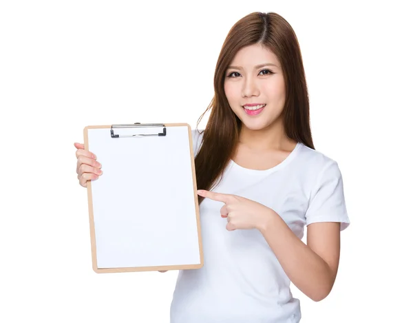 Asiático jovem mulher em branco t-shirt — Fotografia de Stock