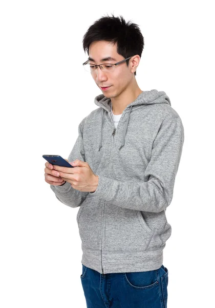 Homem asiático em camisola cinza — Fotografia de Stock