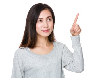 gri süveterli Asyalı genç kadın