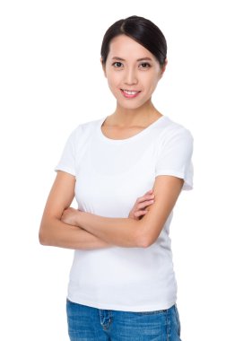 Beyaz t-shirt Asyalı genç kadın