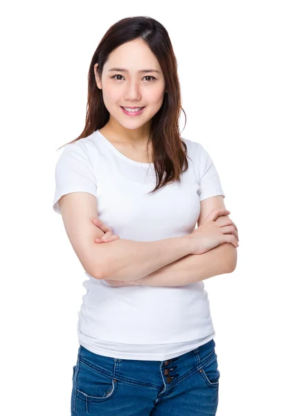 Asiatisk ung kvinde i hvid t-shirt - Stock-foto