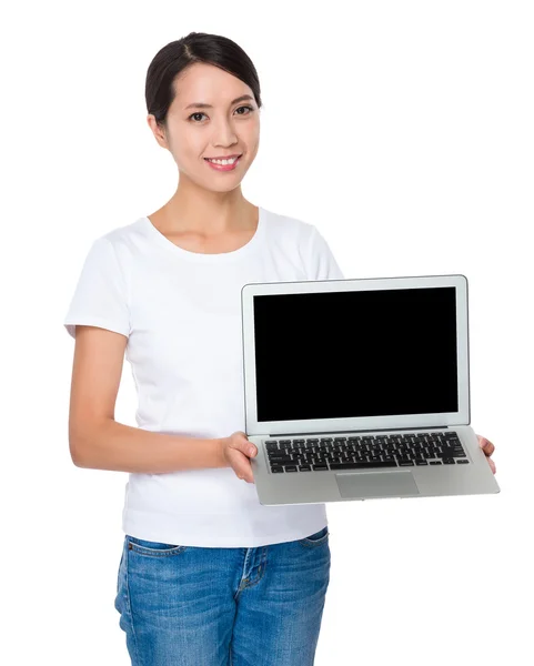 Asian young woman in white t-shirt — Stock Photo, Image