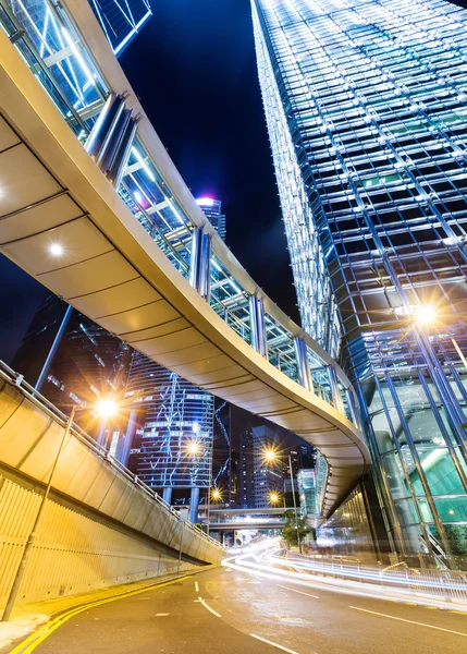 Distrito de Hong Kong con tráfico ocupado por la noche —  Fotos de Stock