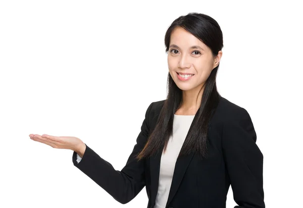 Jovem mulher de negócios asiática em terno de negócios — Fotografia de Stock