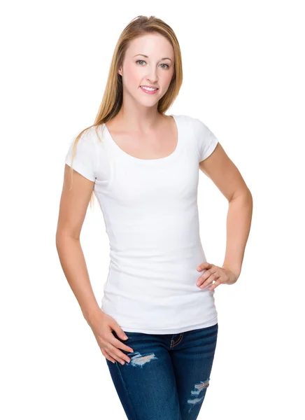 Ung hvid kvinde i hvid t-shirt - Stock-foto