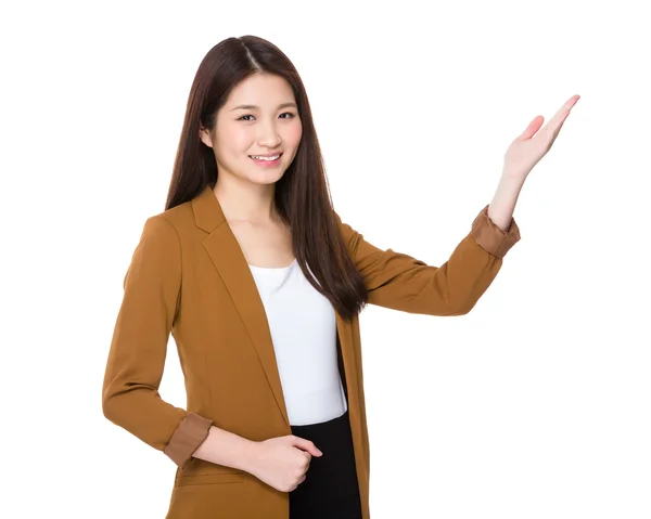 Young asian businesswoman in business suit — Stock Photo, Image