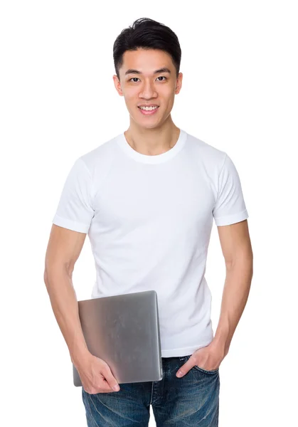 Asiático joven hombre en blanco camiseta — Foto de Stock