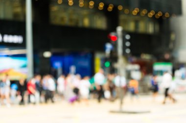 insanlar yol geçtikten