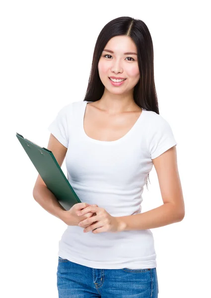 Mujer joven asiática en camiseta blanca — Foto de Stock