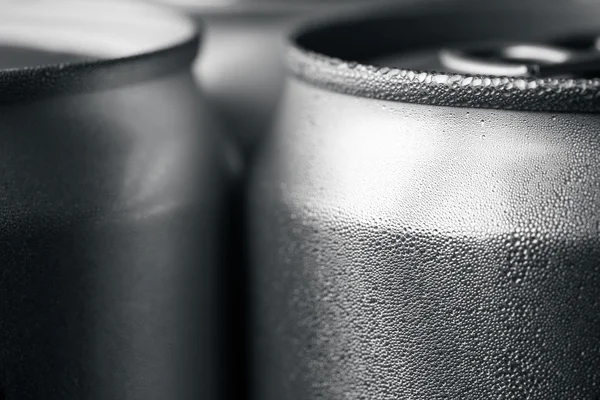 Wet aluminum soda cans — Stock Photo, Image