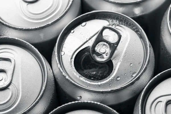 Opened and closed canned drinks — Stock Photo, Image