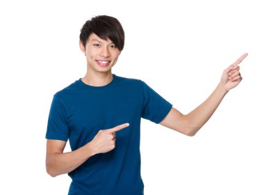 Mavi t-shirt Asya genç adam