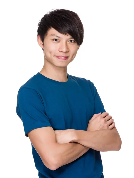 Asiatischer junger Mann im blauen T-Shirt — Stockfoto