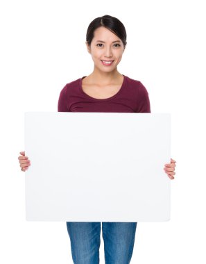 kırmızı t-shirt genç Asyalı kadın