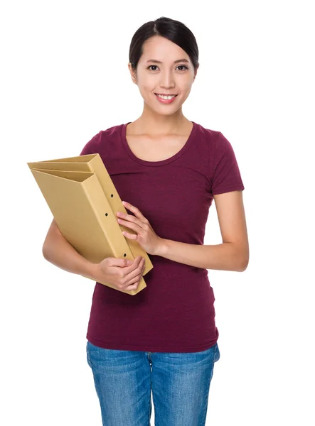 Asiática joven mujer en rojo camiseta — Foto de Stock