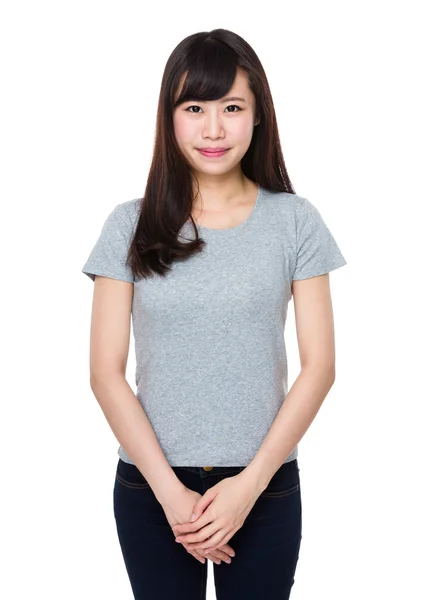 Asiatico giovane donna in grigio t-shirt — Foto Stock