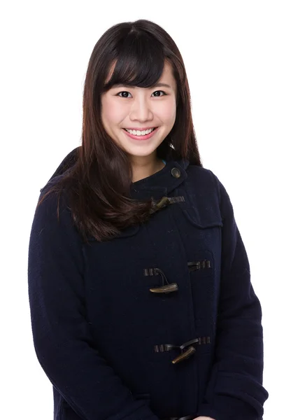 Asijská dívka v černém kabátě — Stock fotografie