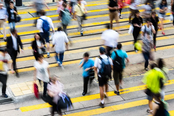 Attraversamento occupato strada a Hong Kong — Foto Stock