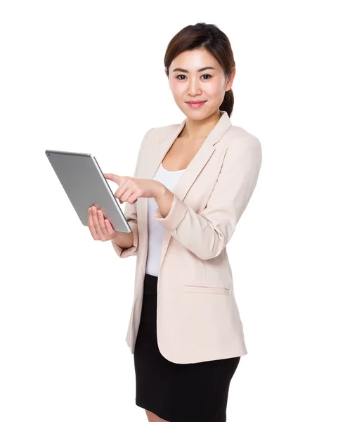 Young asian buisnesswoman in business suit — Stock Photo, Image