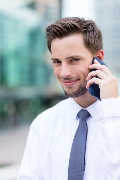 Caucasian businessman in white shirt at outdoor — Stock Photo, Image