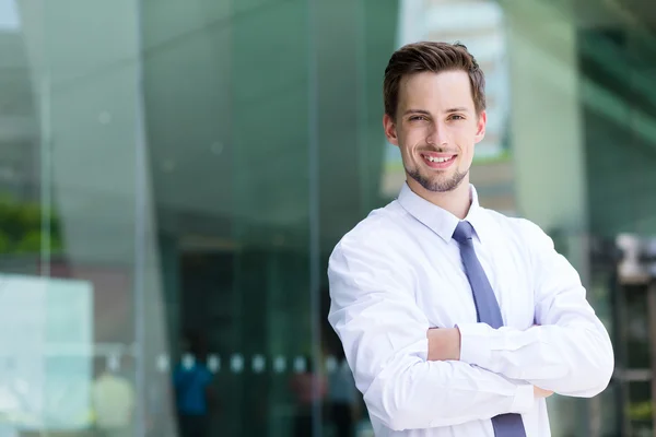 Caucasian businessman in white shirt at outdoor — Stock Photo, Image