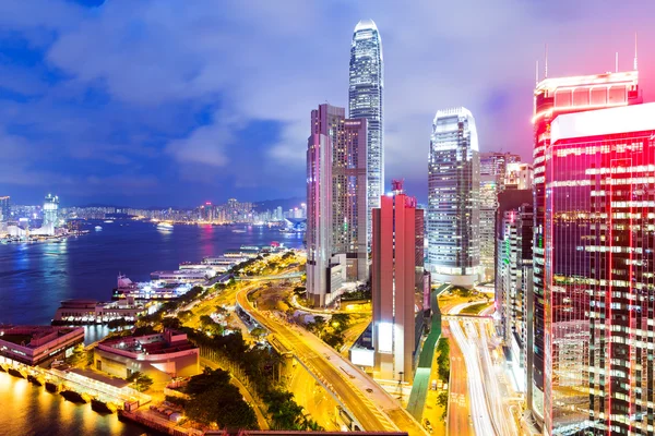 夜に香港市は — ストック写真