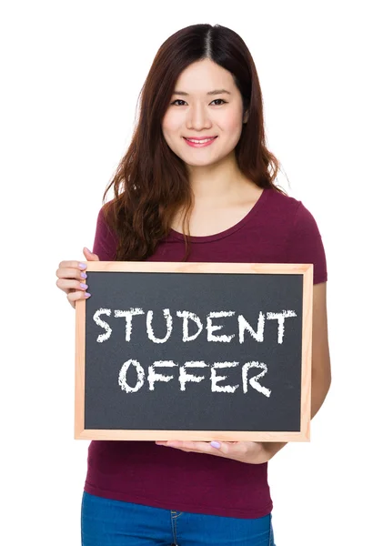 Ásia mulher no vermelho t-shirt com blackboard — Fotografia de Stock