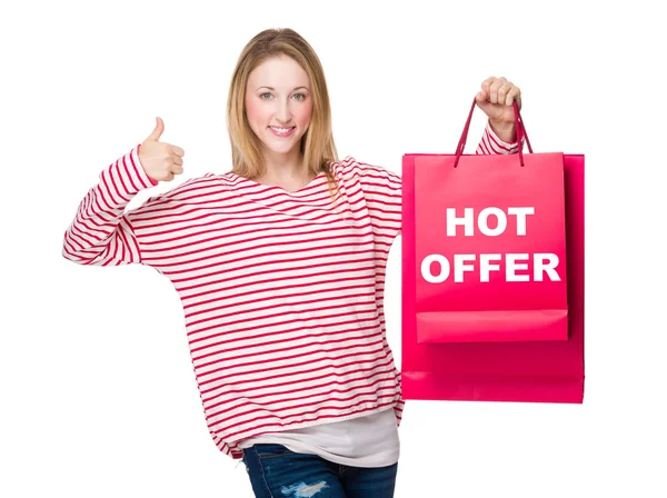 Nő a hüvelykujjával felfelé és bevásárló hordfüles táskák — Stock Fotó